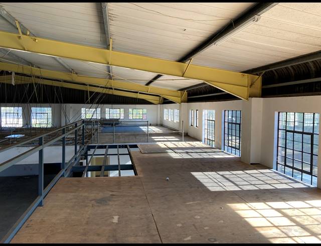 740M² WAREHOUSE RENTED IN WESTMEAD